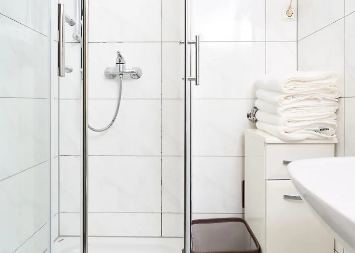 Pristine 2Bd Apartment In Central Vienna Walking Distance To 1 District
